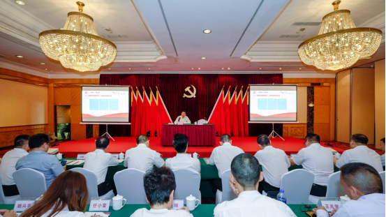 旅投集團任丁書記帶頭講授“不忘初心、牢記使命”主題教育專題黨課