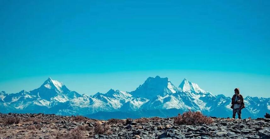 百縣千村行（269）｜ “三大雪山同框” 亞丁腳下小村莊這樣奔小康