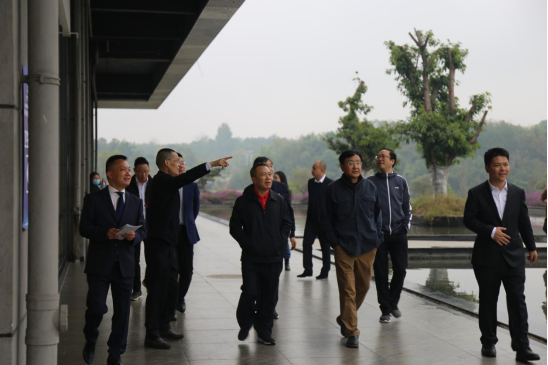 旅投集團外部董事一行調(diào)研聚峰谷項目