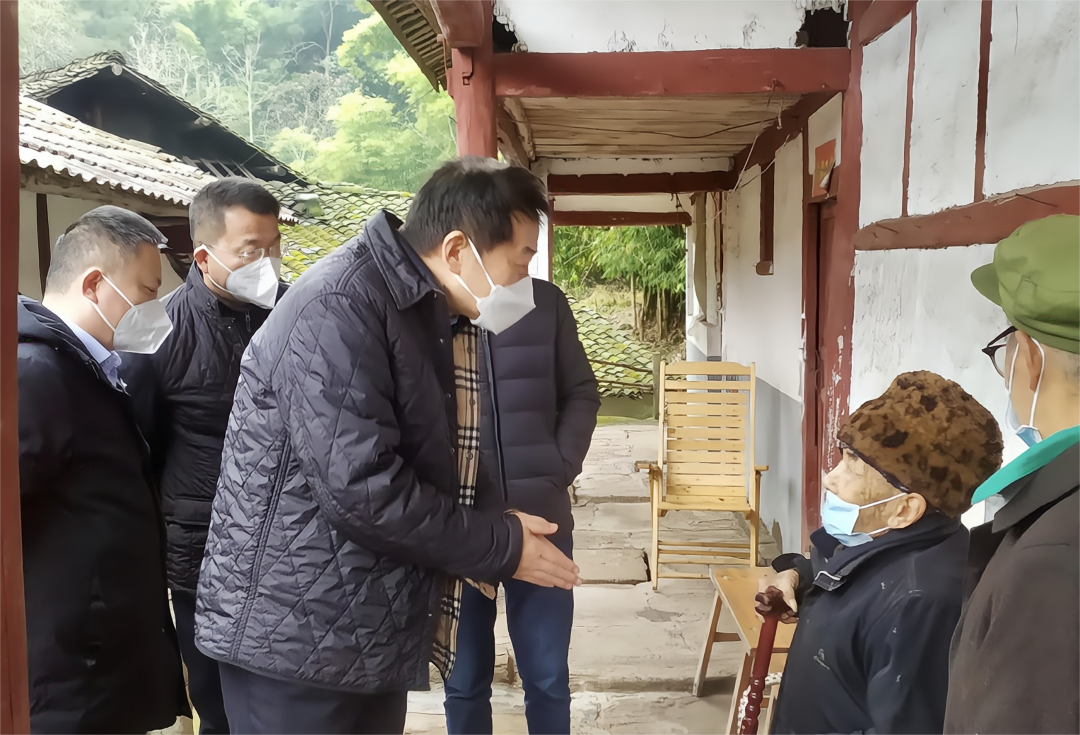 四川省旅投集團黨委書記、董事長任丁率隊赴嘉陵區(qū)開展幫扶工作