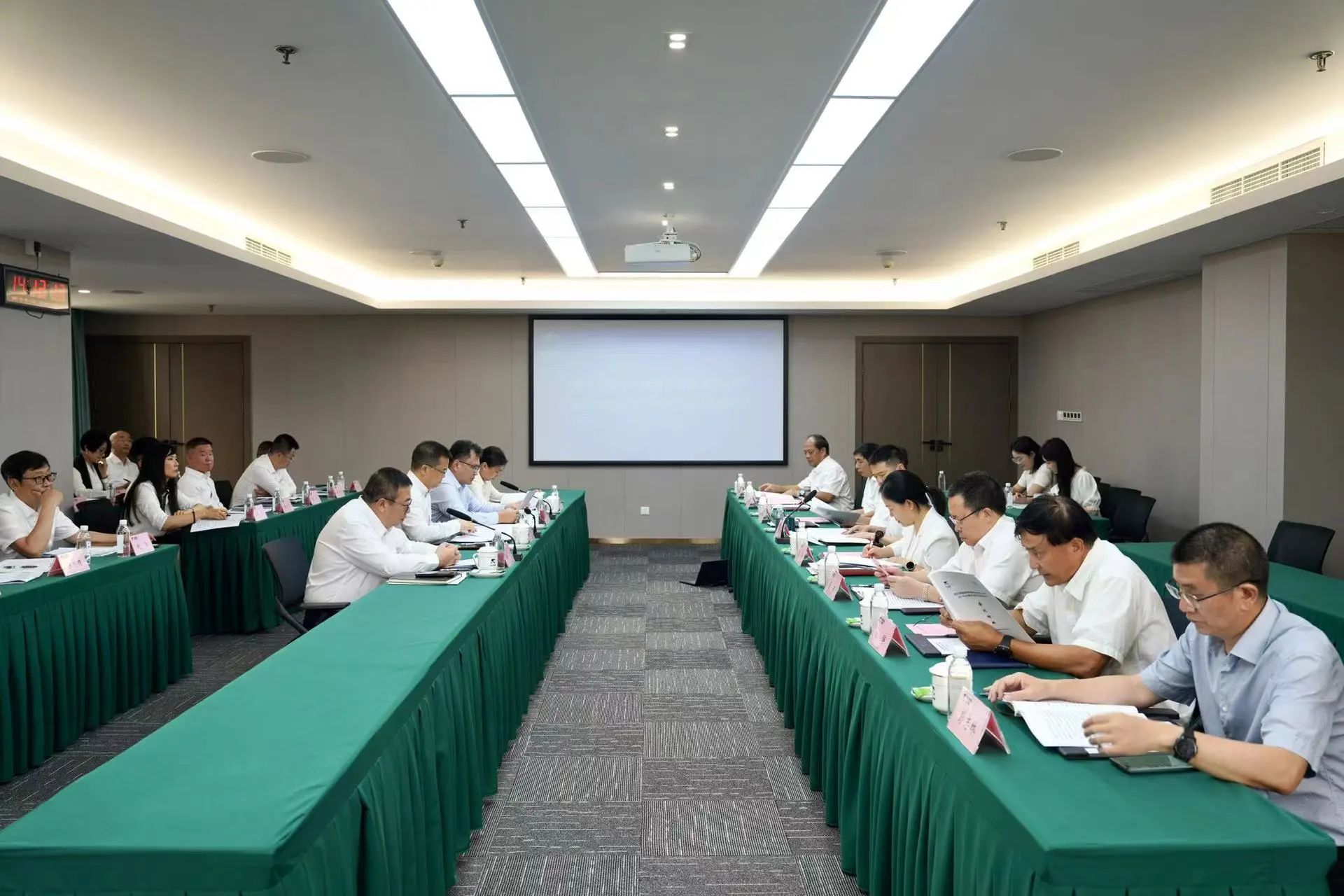 省旅投集團(tuán)召開2023年度經(jīng)理層向董事會(huì)述職報(bào)告會(huì)