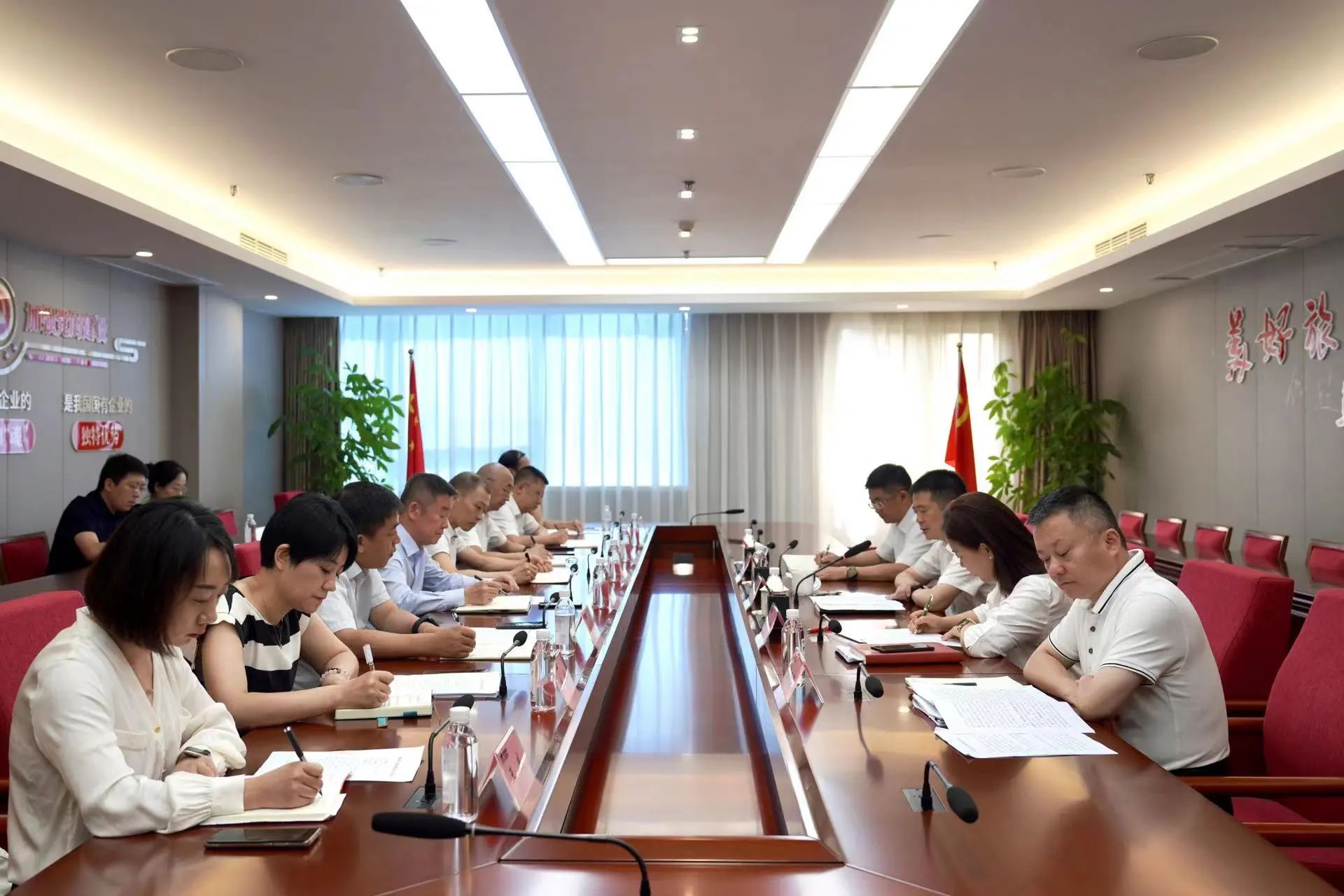 省旅投集團(tuán)召開(kāi)新任職干部任前集體談話會(huì)